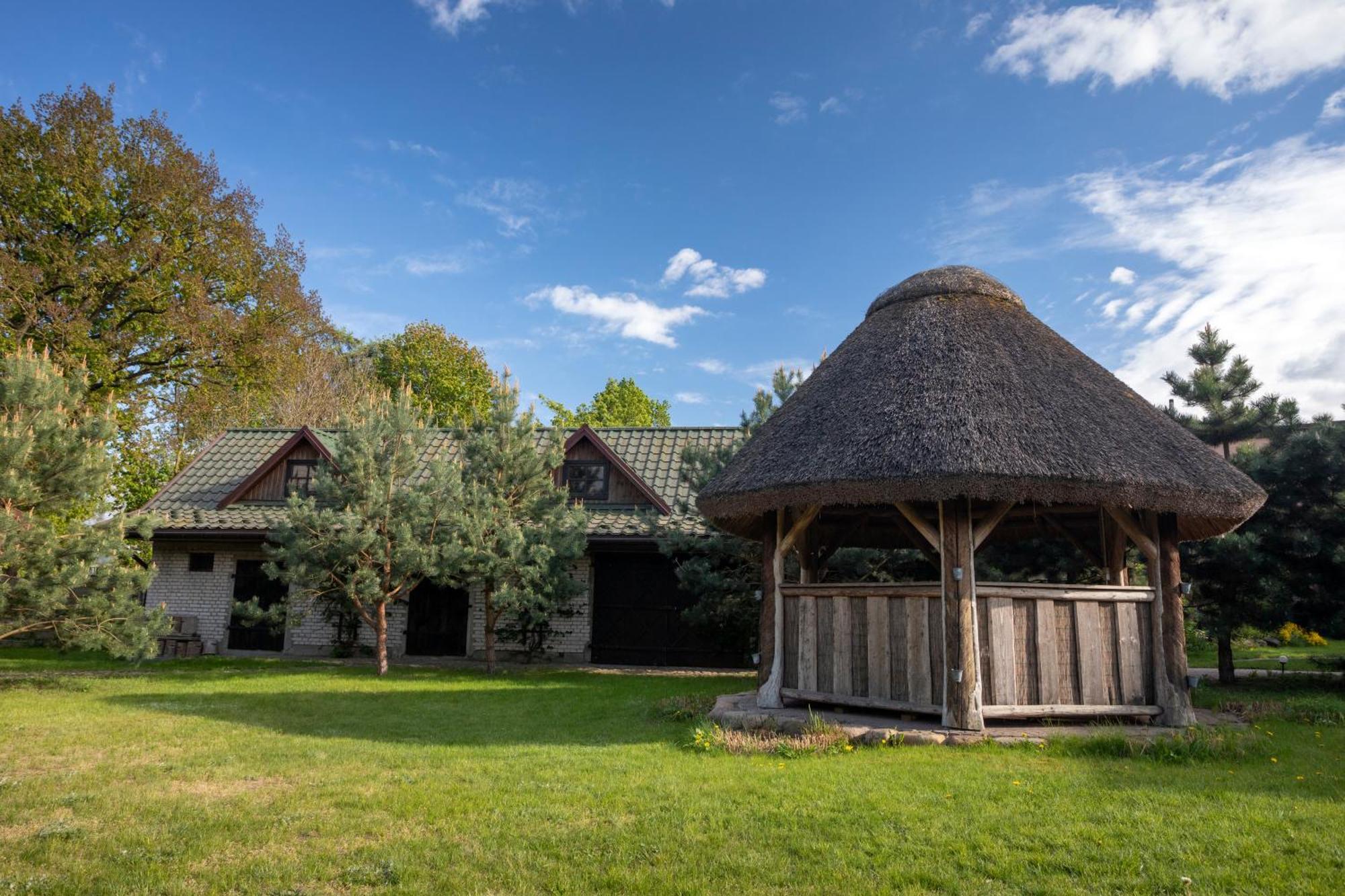 Vila Dom Pod Lipa Jaminy Exteriér fotografie