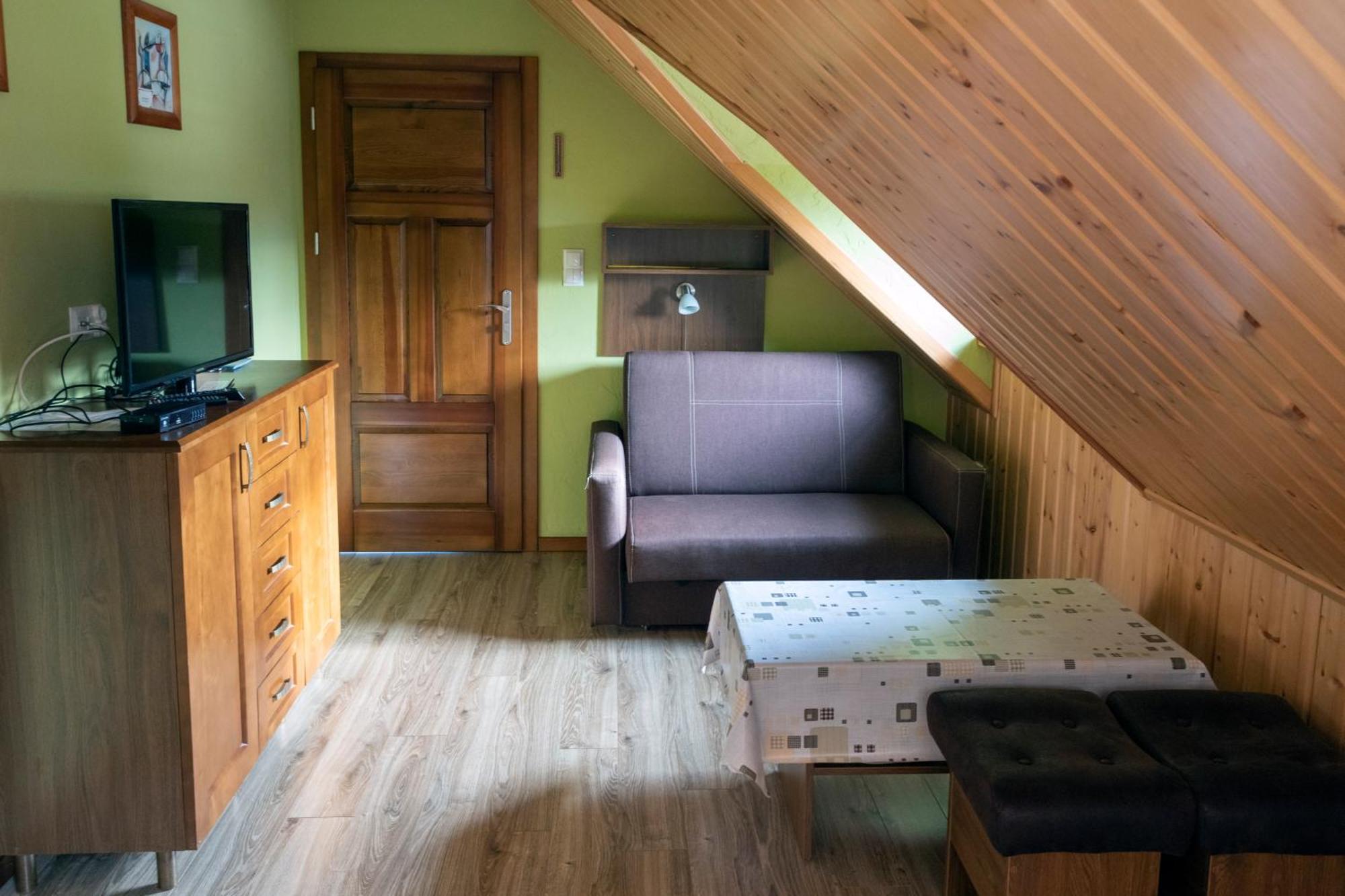 Vila Dom Pod Lipa Jaminy Exteriér fotografie